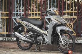 Jual 600 dekal decal motor tiger revo stiker sticker. Modal Ganti Warna Dan Sisipan Part Mewah Honda Revo X Jadi Tampan Gridoto Com