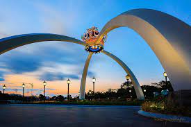 Tempat menarik di johor bolehlah di kategorikan kepada beberapa bahagian. Johor Bahru Top Muslim Friendly Places For Muslim Travelers Malaysia Travel Amazing Travel Destinations Johor Bahru