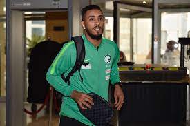 فواز القرني هو الحارس الاول لنادي الاتحاد السعودي وهو الشاب البالغ من العمر 23 عام يتميز بطول قامته حيث يبلغ طولة 185 سم ولذلك فهو احد ابرز الحراس في دوري عبداللطيف جميل ، يعتبر الحارس فواز القرني هو احد ابناء نادي. Itti Mania On Twitter Ø§Ù†Ø¶Ù…Ø§Ù… ÙÙˆØ§Ø² Ø§Ù„Ù‚Ø±Ù†ÙŠ Ù„Ù…Ø¹Ø³ÙƒØ± Ø§Ù„Ù…Ù†ØªØ®Ø¨ Ø§Ù„Ø³Ø¹ÙˆØ¯ÙŠ