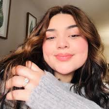 Do Belly and person make eye contact at airport?