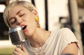 Miley ray cyrus, урождённая де́стини хо́уп са́йрус (англ. Miley Cyrus Latest Backyard Sessions Include An Ode To Her Dead Pet Fish Billboard