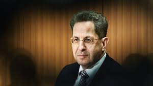 He was a member of the young communist league of germany and from 1928 the communist party of germany. Maassen Auf Einer Linie Mit Der Csu Politik Sz De