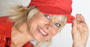 TV-Lady begrüßt Gäste