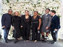 15 of 2020's best romantic comedies. Schitt S Creek Wins Golden Globe For Best Tv Comedy Series The Daily Guardian