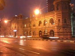 Pemuliharaan bangunan bersejarah perlu menjadi fokus di kuala lumpur. Cantiknya Bangunan Bangunan Tua Di Dataran Merdeka Kuala Lumpur The Travelearn