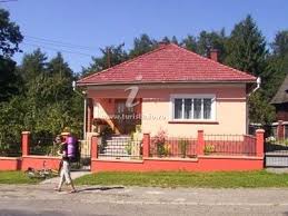 De la portul popular… straiele maramuresene sunt inconfundabile, iar localnicii le poarta in maramures, pe drumul care duce spre ocna sugatag, poti fi martorul unui fenomen care sfideaza legile fizicii. Despre Ocna Èugatag