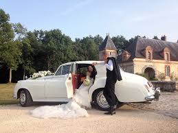 Pour chaque thème de mariage, nous avons un véhicule qui va de pair. Location Voiture Mariage Ancienne Rolls Royce Silver Cloud