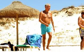 Professor catedrático de direito, jornalista e comentador político. O Lado Mais Romantico De Marcelo Rebelo De Sousa As Ferias No Algarve Com A Namorada Vip Pt