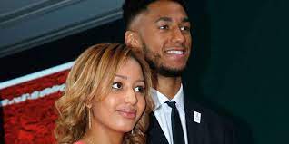 Dec 05, 2019 · cyril hanouna est célibataire : La Premiere Photo Du Bebe D Estelle Mossely Et Tony Yoka Cosmopolitan Fr