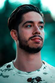 Alex Roque's Instagram, Twitter & Facebook