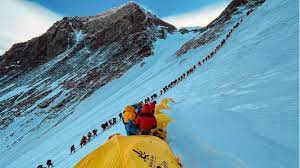 It stars an ensemble cast of jason clarke, jake gyllenhaal, josh brolin, john hawkes, robin wright, michael kelly, sam worthington, keira knightley, martin henderson and emily watson. Mount Everest Die Schnellste Bergsteigerin Erreicht In Knapp 26 Stunden Den Gipfel Stern De
