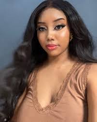 Vanessa Benson's Instagram, Twitter & Facebook