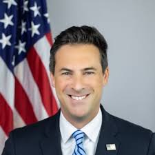 Mike Larosa's Instagram, Twitter & Facebook