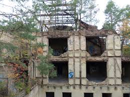 Eigentlich führt der 2015 im beelitzer ortsteil heilstätten eröffnete baumkronenpfad gar nicht durch den wald, sondern über die ruine eines sanatoriumsgebäudes. Spaziergang Hoch Uber Beelitz Heilstatten Einfach Raus