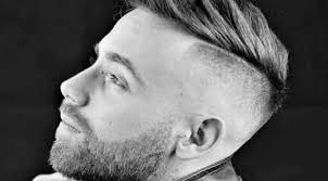 El corte de pelo degradado mid fade es la opción más equilibrada entre una baja y alta decoloración. 33 Peinados Para Hombres Con El Pelo Liso Cortes De Cabellos Para Hombres