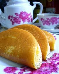 Apam balik atau juga dikenali sebagai apom balik, murtabak manis dan terang bulan merupakan sejenis kuih tradisi indonesia, malaysia dan singapura, sesuai dimakan pada waktu pagi dan petang secara bersantai. Apam Balik Seri Kaya Tembamnyaa Dapur Tanpa Sempadan