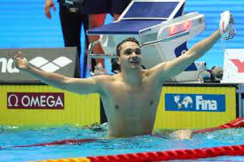 But a few weeks later, milak would not represent hungary at a home world cup as an olympic bronze medalist tamas kenderesi and hungarian swimming legend. Hungary S Kristof Milak Breaks Michael Phelps World Record In 200 Butterfly Baltimore Sun