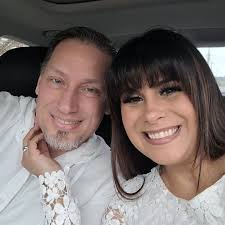 Tammie Bloomer's Instagram, Twitter & Facebook