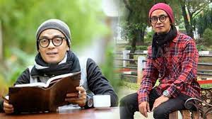 Setelah dinyatakan bebas, evie pun mulai sang istri memilih bercerai dengan dirinya, karena meninggalkan profesi lama sebagai peracik warna. Profil Ustadz Evie Effendy Penceramah Gaul Asal Bandung Berdakwah Modal Tekad Gini Fakta Faktanya Tribun Jabar