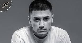 Miluju kriminál,“ rapoval Hard Rico. Ve vazbě teď obrací