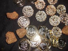 The curse of the black pearl. Disney Pirates Of The Caribbean Props Aztec Coins Gold Nuggets Much More 1720086421