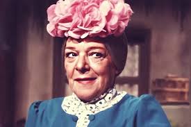 La historia de Angelines Fernández: de exiliada de la guerra a actriz que  conquistó a México como 'La Bruja del 71'