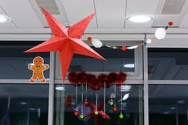 Walau hanya terdapat satu ruangan kecil di suatu sudut. 180 Idea Foto Cara Menghias Pejabat Dengan Tangan Anda Untuk Tahun Baru 2018