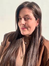 Adeus, 2024. À Deus, 2025. 2024, você foi intenso, transformador, e me  trouxe muitas lições. Foi um ano de desafios, mas também de realizações que  tocaram a minha alma. Realizei sonhos antigos,