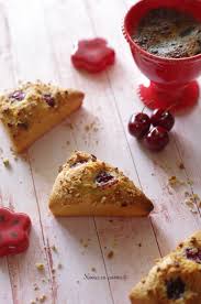 Petits Gateaux Cerises Et Noix De Pecan Le Blog De Novice En Cuisine En 2020 Gateau Cerise Noix De Pecan Gateau Fruits Rouges