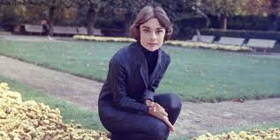 Audrey hepburn outfit audrey hepburn mode audrey hepburn fashion audrey hepburn givenchy audrey hepburn pictures audrey hepburn inspired classic hollywood old hollywood the. Audrey Hepburn S Iconic Everyday Style Cr Fashion Book