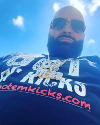 gotemkicks #49ers #smoke #philly #selfmade #icaniwillimust #yeezy #jordan  #boss #willowgrove #bald #summer