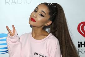 Ponytail, lashes, eyeliner, clothing & everything ariana grande inspired look.everyone says i look like her, so i put it to the real test for halloween thi. Ariana Grande Proves No Makeup Makeup Is Always In Beauty Crew