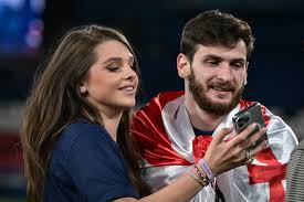EssentiallySports - News update