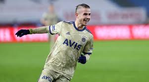 Fenerbahçe'de pelkas rüzgarı esmeye devam ediyor. Pelkas Matchhjalte For Fenerbahce I Toppmotet Turkisk Fotboll Pa Svenska