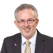 A reconstruction of the Arch of Ctesiphon as it may have appeared in the  6th cent. compared to its remaining ruins today in Iraq. The arch is the  largest single-span vaulted arch