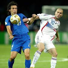 Visualizza altre idee su juventus, calcio, calciatori. Pirlo Vs Zidane Soccer Pictures Andrea Pirlo Football Players