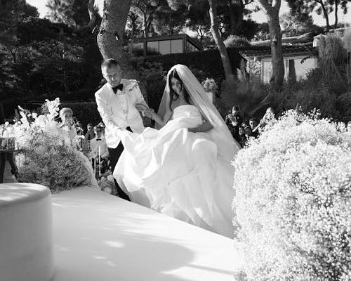 Hoera! 💍👰‍♀️ Olcay Gulsen en Eelko van Kooten hebben elkaar officieel het  jawoord gegeven tijdens hun prachtige bruiloft in Cap Ferrat.  Gefeliciteerd! Foto's: Daniël Sars.
