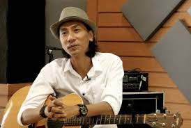 G d em entah ada angin apa c g am kau berdiri di sana g em berhenti aliran darahku c g am kau menatap mataku. Chord Lobow Kau Cantik Hari Ini Dari Nada Dasar C Kunci Gitar Id