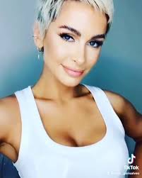 16 Short Haircut Inspirations by Kratkovlasky 😍✂️ #shorthair #kratkovlasky  #pixiecut #fadedpixie