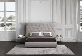 epingle par bruno maccazone sur lits seanroyale players lit capitonne tete de lit rembourree decoration maison