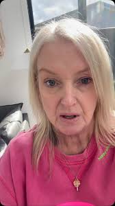 I was so excited to try a hand knitted blanket as a gift. It cost me a  total of $36 using the big twist jumbo plush yarn from @spotlightstores The  yarn was