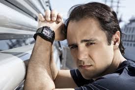 Desde enero de 2006 hasta diciembre de 2008 ejerció como subsecretario del interior , renunció para ser candidato a diputado por santiago. Speedweek Steckbrief Felipe Massa