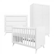 Am nestchen welches zu 100 % aus baumwolle besteht wurden bänder angenäht. Babyzimmer 3er Set Babybett Kleiderschrank Kommode Aus Weissem Holz Im Retro Style