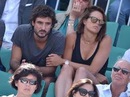 Ce n'est qu'à la fin de l'été que les deux tourtereaux officialisent leur union. Laure Manaudou Genee Par Les Confidences De Son Compagnon Jeremy Frerot Sur Leur Sexualite Femme Actuelle Le Mag