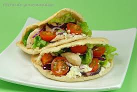 Pains Pitas Au Poulet Et Petite Salade Peche De Gourmandise