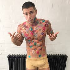 Download and use 2,000+ kissing stock videos for free. Andrea Denver A Twitter So I M In London Half Naked With Kiss Marks All Over Me Someone Please Tell Me What S Going On