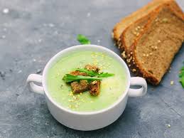 Gaspacho De Courgettes Au Carre Frais Recette En 2020 Gaspacho Courgette Recettes De Cuisine Recette Gaspacho