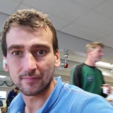 RESPECT MAXIM, MACCARONE! ”Sunt impresionat de respectul pe care mi-l  poartă suporterii lui Dinamo și vreau să știți că admirația aceasta este  reciprocă. Știu de implicarea voastră pentru a salva acest club