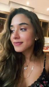 Nicole Vitali's Instagram, Twitter & Facebook