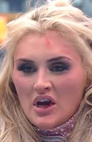 Tiffany Stratton appears to have chipped/snapped a tooth during her match  with Charlotte Flair #WrestleMania #wrestlemania41